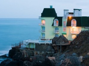 Отель Аркадия, Утес