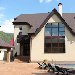 Hotel Aibga, Estosadok