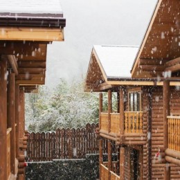 Cottage Snegiri Village, Estosadok